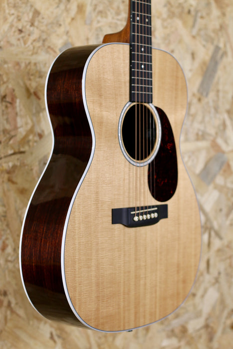 2020 Martin 000-13 Road Series Electro Acoustic Cutaway w/ Martin Hardcase - Pre-owned