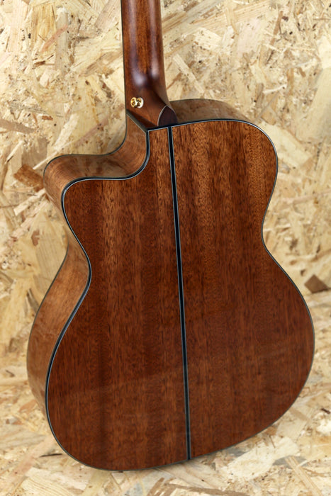 Cort Gold OC6 Electro Acoustic Cutaway Spruce/Mahogany All Solid Woods w/Gigbag - Pre-owned