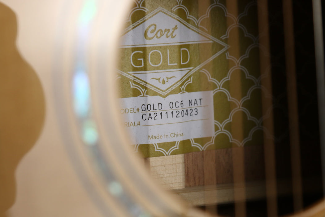 Cort Gold OC6 Electro Acoustic Cutaway Spruce/Mahogany All Solid Woods w/Gigbag - Pre-owned