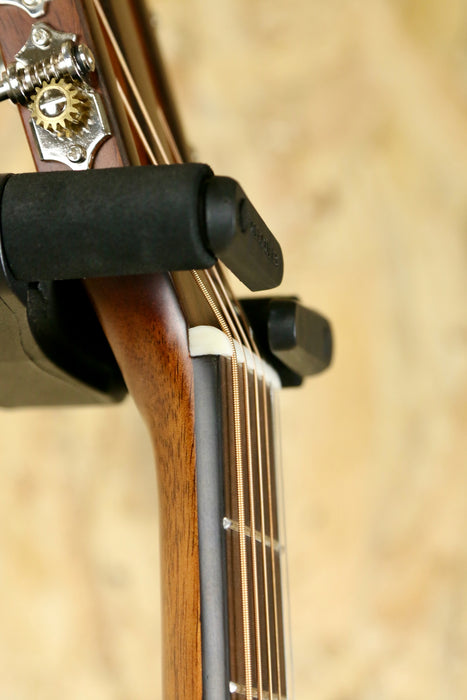 Alvarez AP66 Parlour 12 Fret in Shadowburst *Solid Top w/Bag - Pre-owned