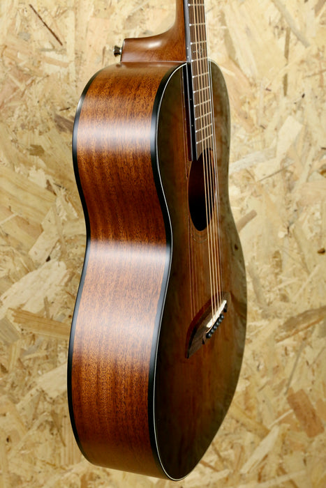 Alvarez AP66 Parlour 12 Fret in Shadowburst *Solid Top w/Bag - Pre-owned