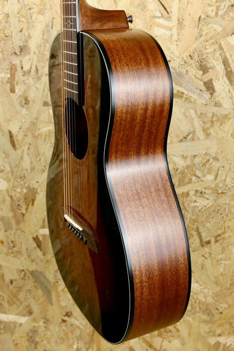 Alvarez AP66 Parlour 12 Fret in Shadowburst *Solid Top w/Bag - Pre-owned