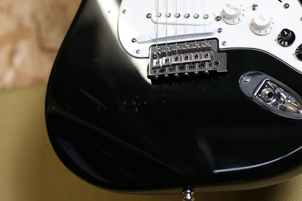 2012 Fender Roland G-5 VG Stratocaster in Black/Maple w/Hard Case + Candy - Pre-owned