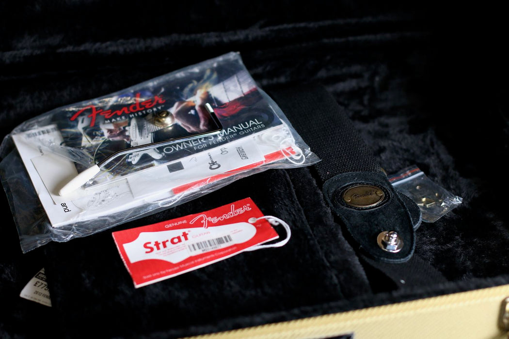 2012 Fender Roland G-5 VG Stratocaster in Black/Maple w/Hard Case + Candy - Pre-owned