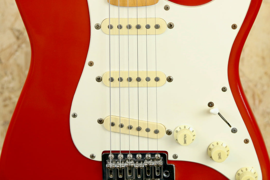80/90's MIK Squier Stratocaster in Faded Red w/Maple - Pre-Owned
