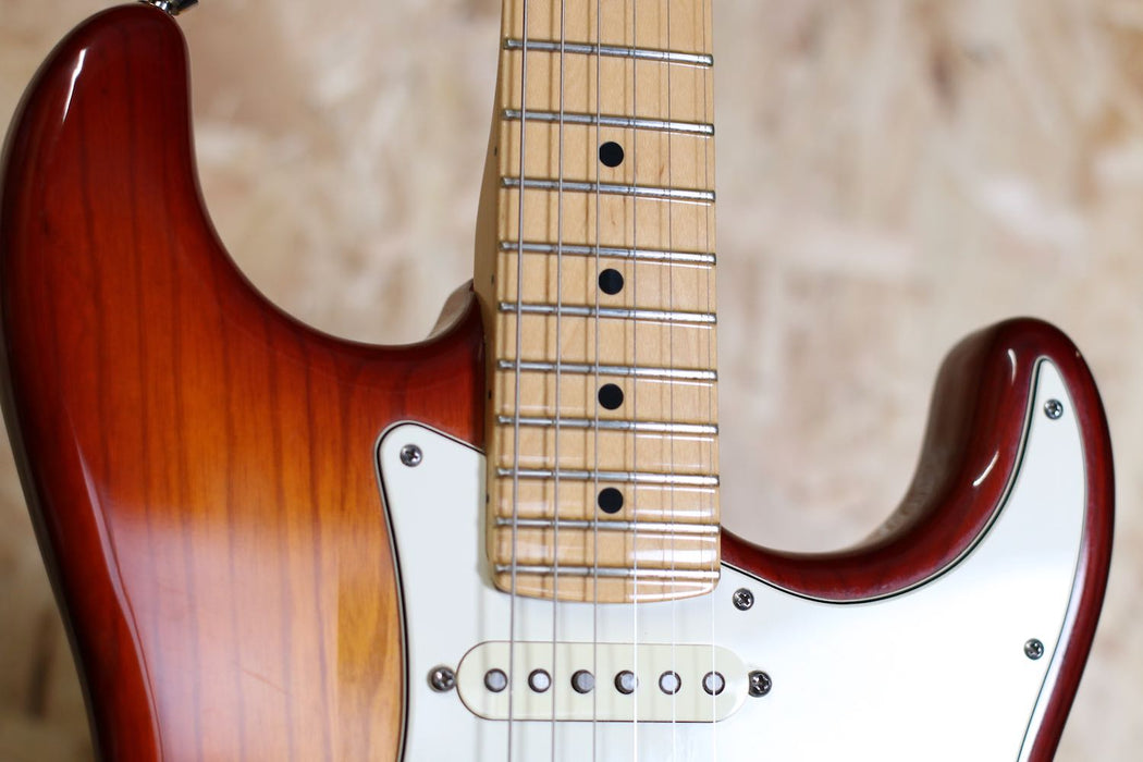 2012 Fender American Standard Stratocaster - Maple Fingerboard, Sienna Sunburst (Ash) w/Hard Case - Pre-owned