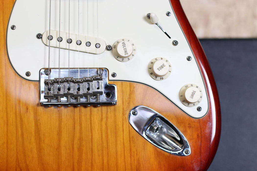 2012 Fender American Standard Stratocaster - Maple Fingerboard, Sienna Sunburst (Ash) w/Hard Case - Pre-owned