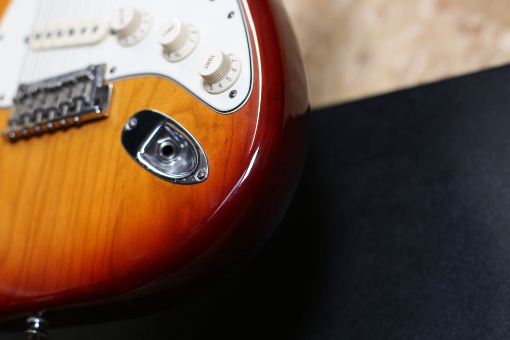 2012 Fender American Standard Stratocaster - Maple Fingerboard, Sienna Sunburst (Ash) w/Hard Case - Pre-owned
