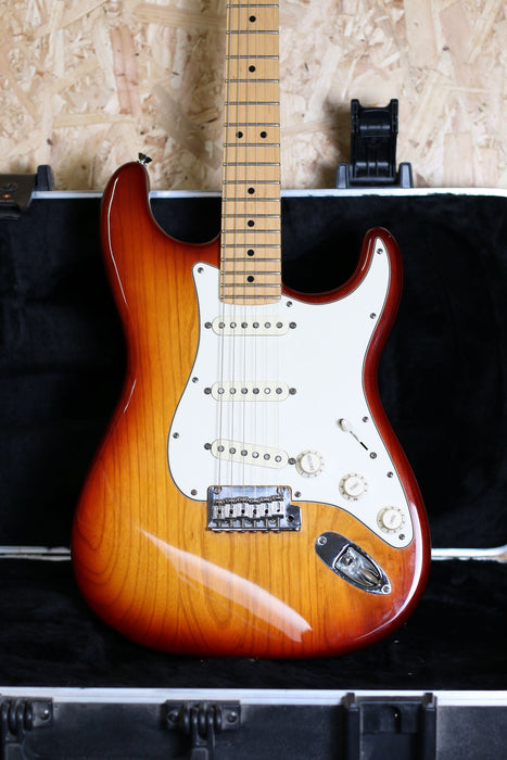 2012 Fender American Standard Stratocaster - Maple Fingerboard, Sienna Sunburst (Ash) w/Hard Case - Pre-owned