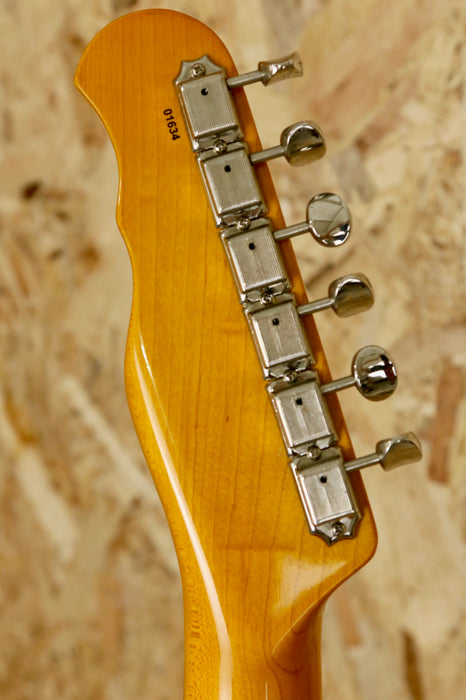 Fret King Classic Electric Guitar in Gold Sparkle - with original hardcase - Pre-owned