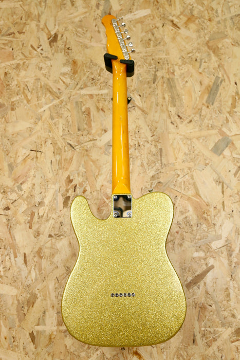 Fret King Classic Electric Guitar in Gold Sparkle - with original hardcase - Pre-owned