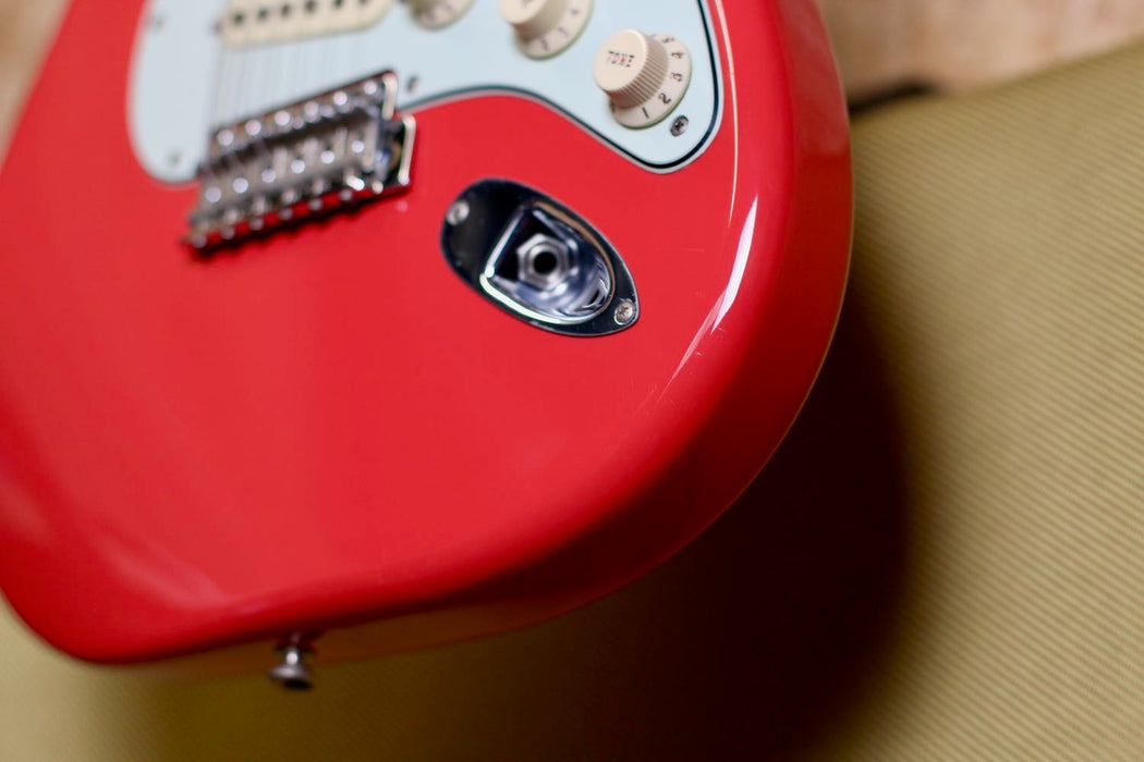 2018 Fender Classic Series '60s Stratocaster Nitro Lacquer, Pau Ferro Fingerboard, Fiesta Red w/Fender Hardcase + Custom Shop Pickups - Pre-owned