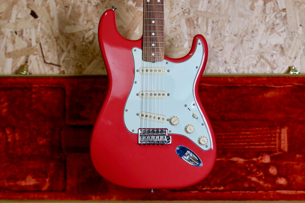 2018 Fender Classic Series '60s Stratocaster Nitro Lacquer, Pau Ferro Fingerboard, Fiesta Red w/Fender Hardcase + Custom Shop Pickups - Pre-owned