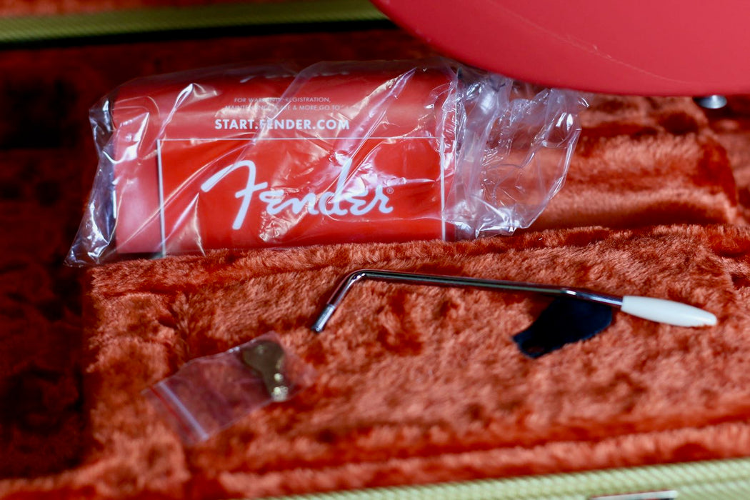 2018 Fender Classic Series '60s Stratocaster Nitro Lacquer, Pau Ferro Fingerboard, Fiesta Red w/Fender Hardcase + Custom Shop Pickups - Pre-owned