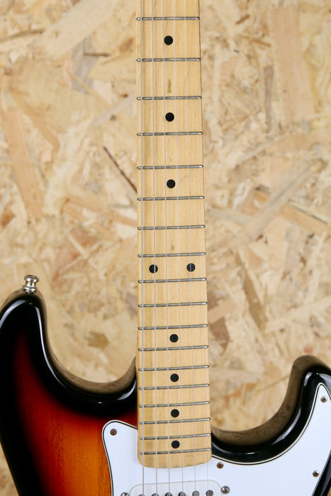 1994/5 Fender Stratocaster STD Made in Japan in 3 Tone Sunburst/Maple - Pre-owned