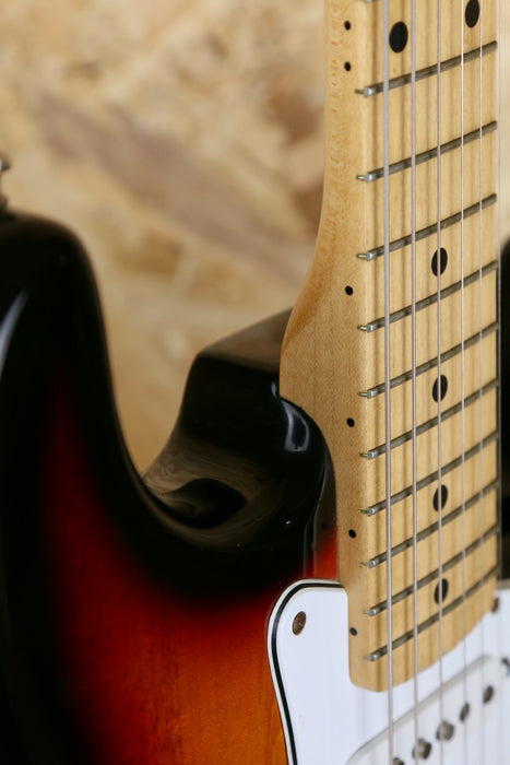 1994/5 Fender Stratocaster STD Made in Japan in 3 Tone Sunburst/Maple - Pre-owned