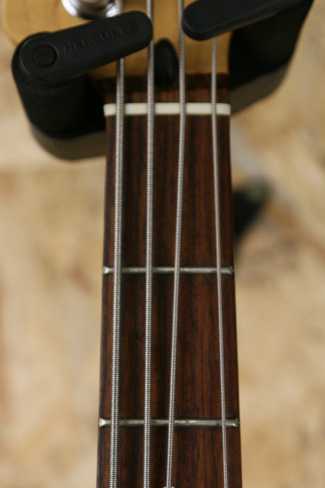 1997 Fender MIM Jazz Bass in Red - Pre-owned