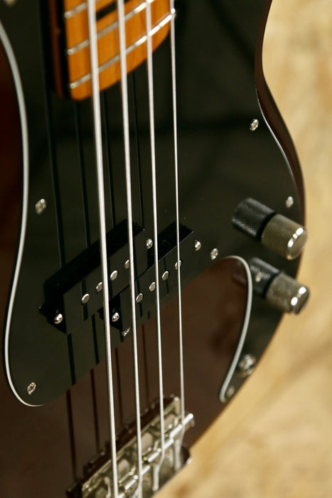 2023 Squier Classic Vibe 70's Precision Bass Guitar in High Gloss Walnut - Pre-owned