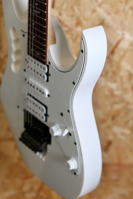 Ibanez JEM JR Electric Guitar in White - Pre-owned