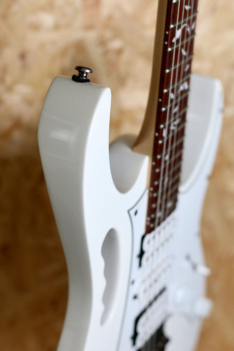 Ibanez JEM JR Electric Guitar in White - Pre-owned
