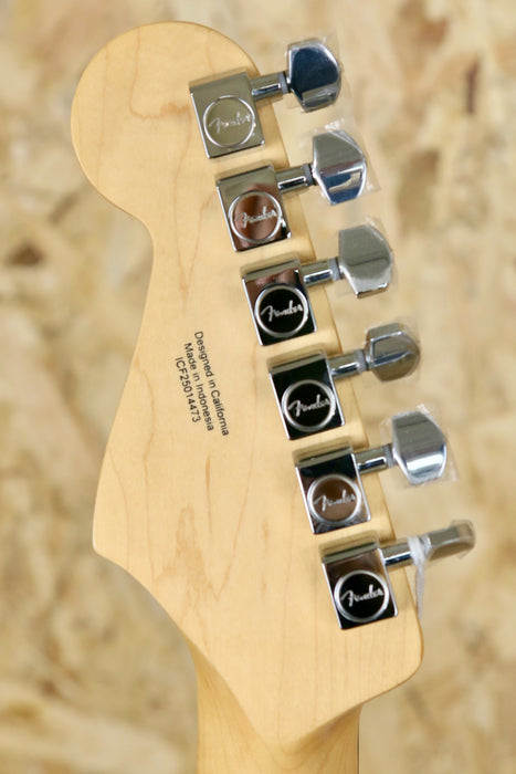 Fender Standard Stratocaster®, Laurel Fingerboard, White Pickguard, 3-Color Sunburst