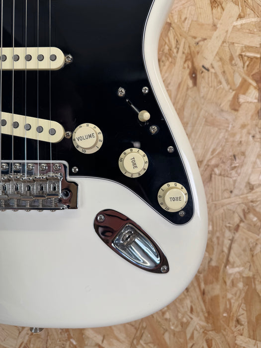 Fender USA American Performer Stratocaster®, Rosewood Fingerboard, Arctic White - Pre-Owned