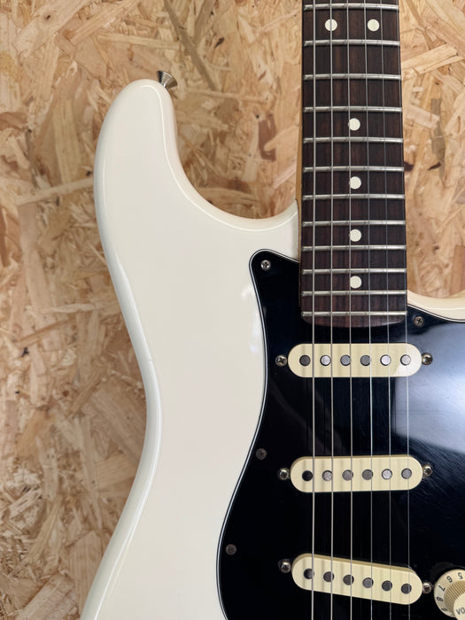 Fender USA American Performer Stratocaster®, Rosewood Fingerboard, Arctic White - Pre-Owned