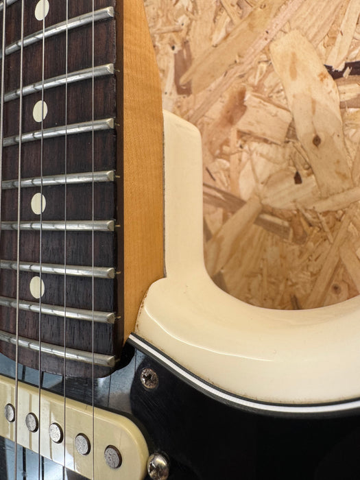 Fender USA American Performer Stratocaster®, Rosewood Fingerboard, Arctic White - Pre-Owned