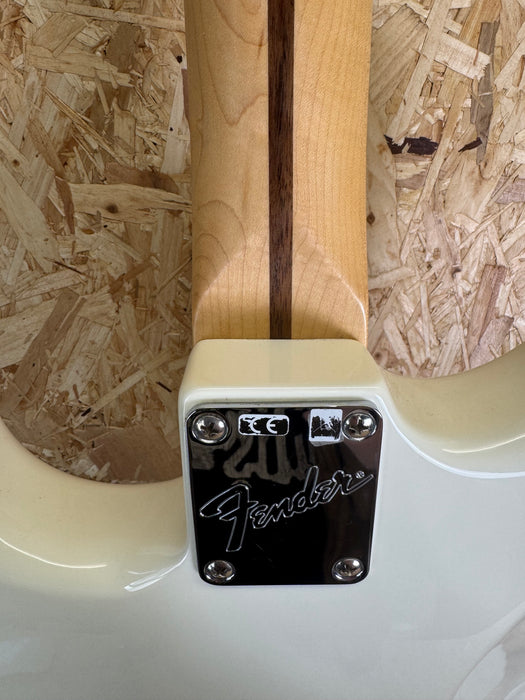 Fender USA American Performer Stratocaster®, Rosewood Fingerboard, Arctic White - Pre-Owned