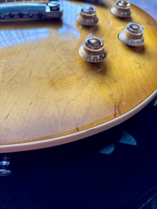 2004 Gibson Les Paul Classic 1960 Re-issue - Honey Burst w/OHSC + Papers