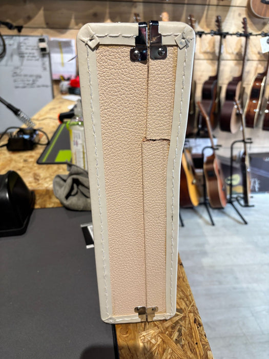 (B-Stock) Fender Classic Series Wood Case Strat/Tele, Shell Pink