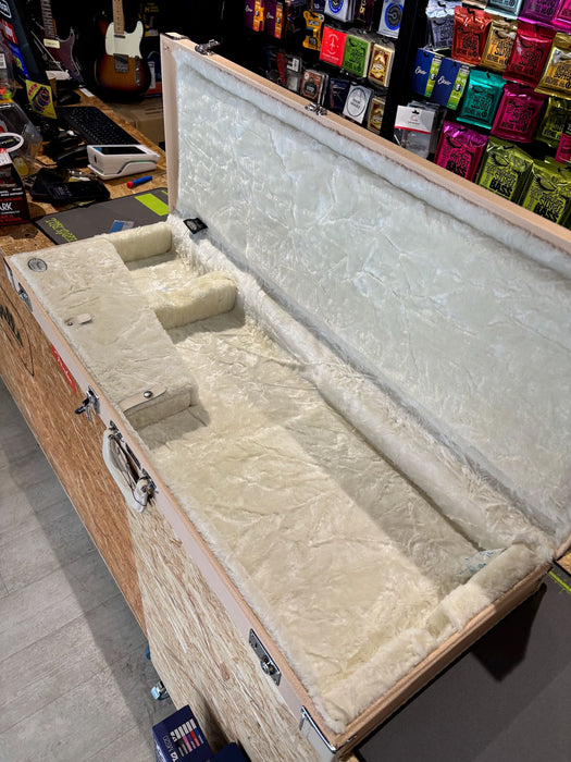 (B-Stock) Fender Classic Series Wood Case Strat/Tele, Shell Pink