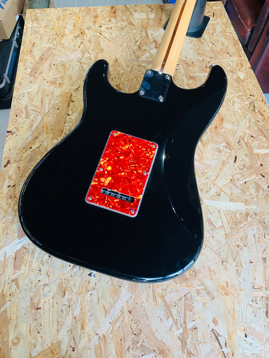 Pre-Owned 1998 Fender Standard Stratocaster - Gloss Black w/Maple Fretboard