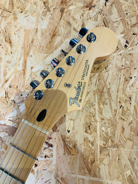 Pre-Owned 1998 Fender Standard Stratocaster - Gloss Black w/Maple Fretboard