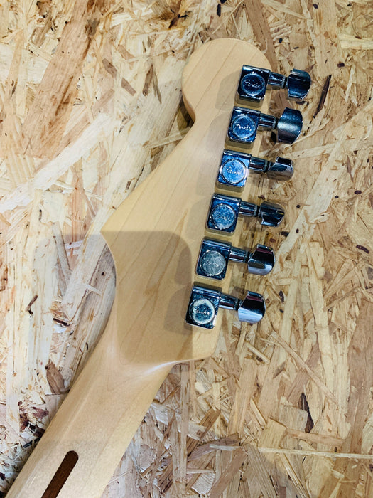 Pre-Owned 1998 Fender Standard Stratocaster - Gloss Black w/Maple Fretboard