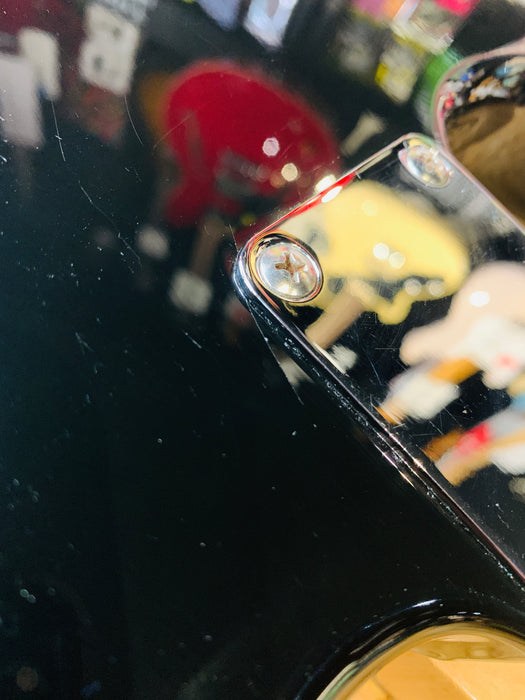 Pre-Owned 1998 Fender Standard Stratocaster - Gloss Black w/Maple Fretboard