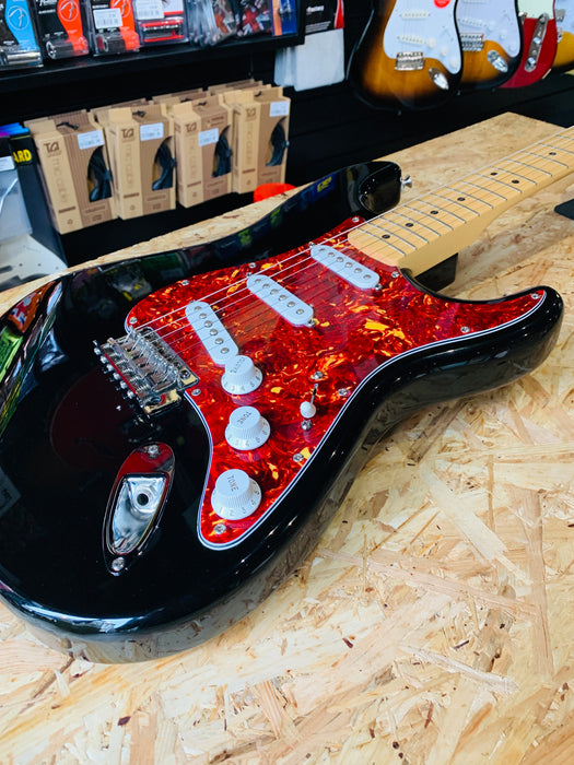 Pre-Owned 1998 Fender Standard Stratocaster - Gloss Black w/Maple Fretboard