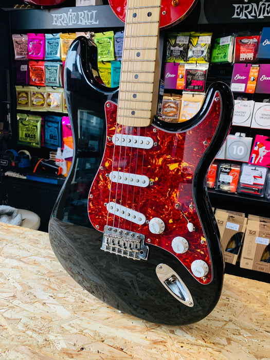 Pre-Owned 1998 Fender Standard Stratocaster - Gloss Black w/Maple Fretboard