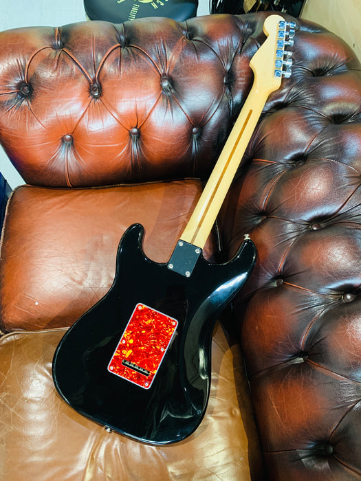 Pre-Owned 1998 Fender Standard Stratocaster - Gloss Black w/Maple Fretboard