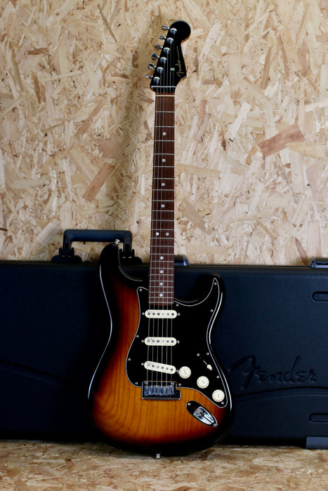 2021 Fender Stratocaster ULTRA Luxe in 2 Colour Sunburst w/OHSC - Pre-owned