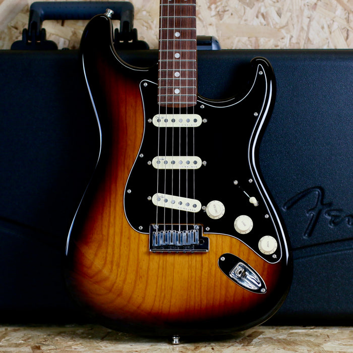 2021 Fender Stratocaster ULTRA Luxe in 2 Colour Sunburst w/OHSC - Pre-owned