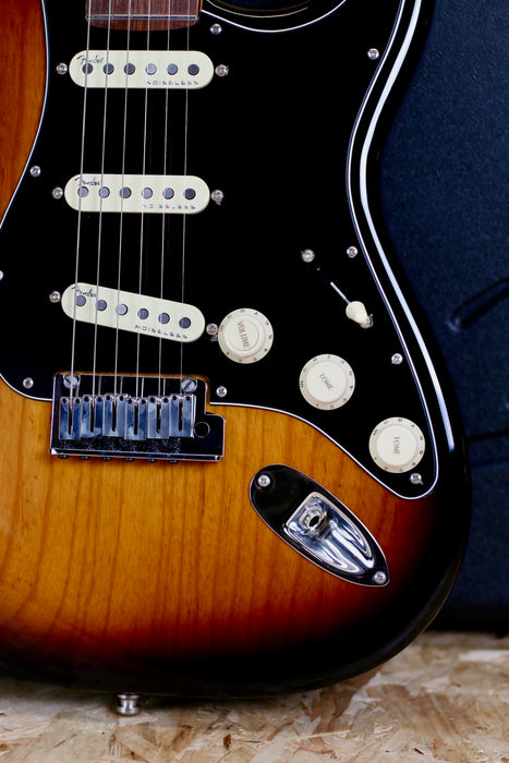 2021 Fender Stratocaster ULTRA Luxe in 2 Colour Sunburst w/OHSC - Pre-owned