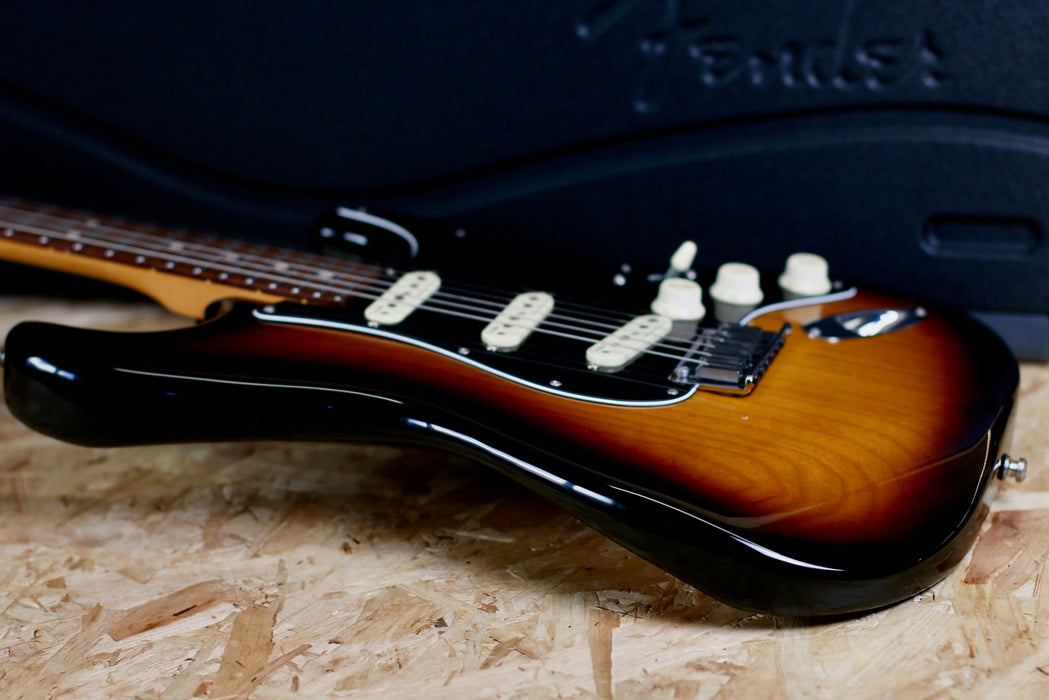 2021 Fender Stratocaster ULTRA Luxe in 2 Colour Sunburst w/OHSC - Pre-owned
