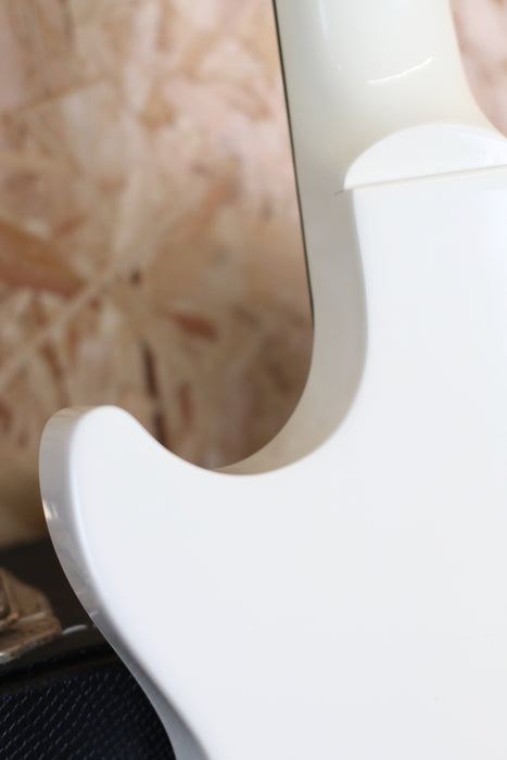 2011 Gibson Les Paul Studio in Alpine White w/Gibson Case - Pre-owned