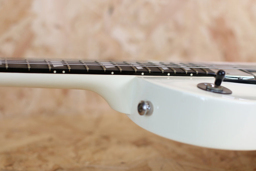 2011 Gibson Les Paul Studio in Alpine White w/Gibson Case - Pre-owned