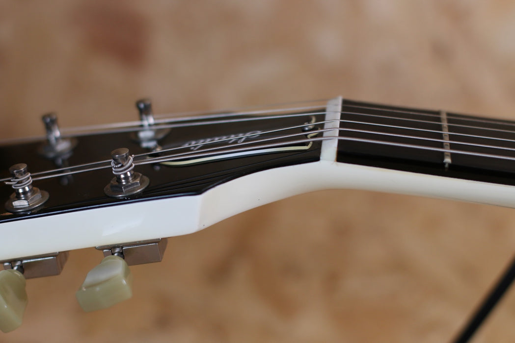 2011 Gibson Les Paul Studio in Alpine White w/Gibson Case - Pre-owned