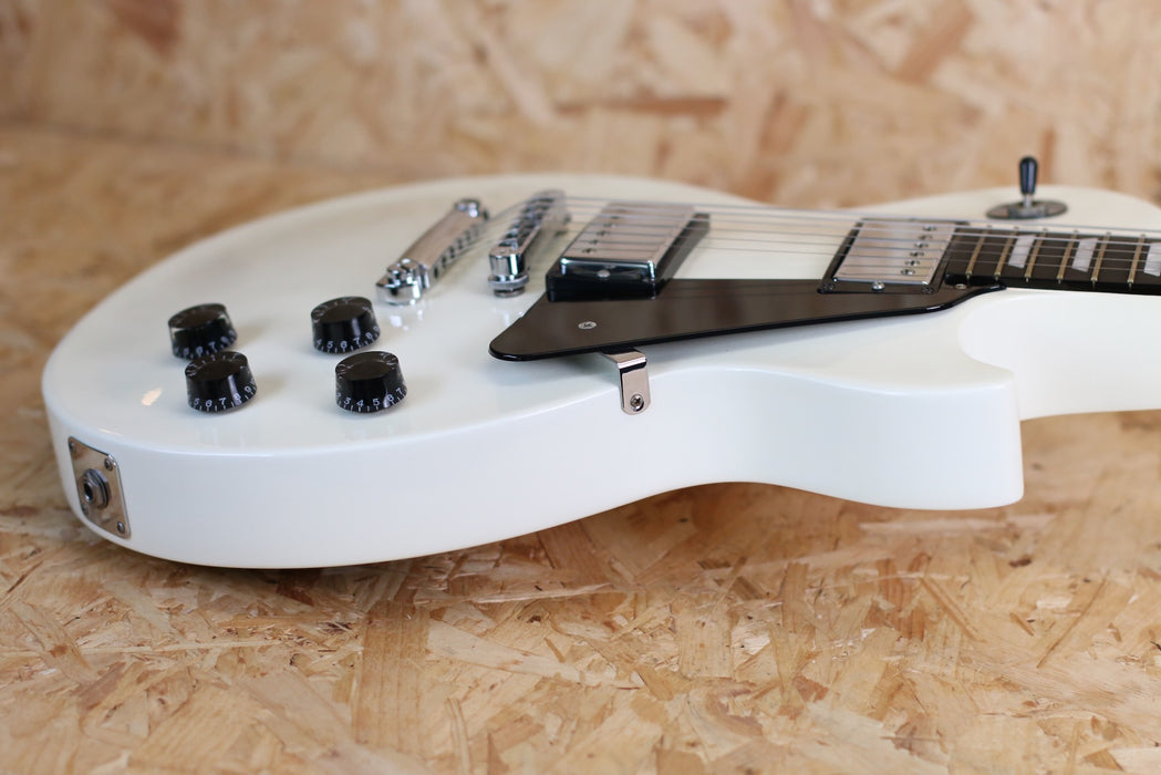 2011 Gibson Les Paul Studio in Alpine White w/Gibson Case - Pre-owned