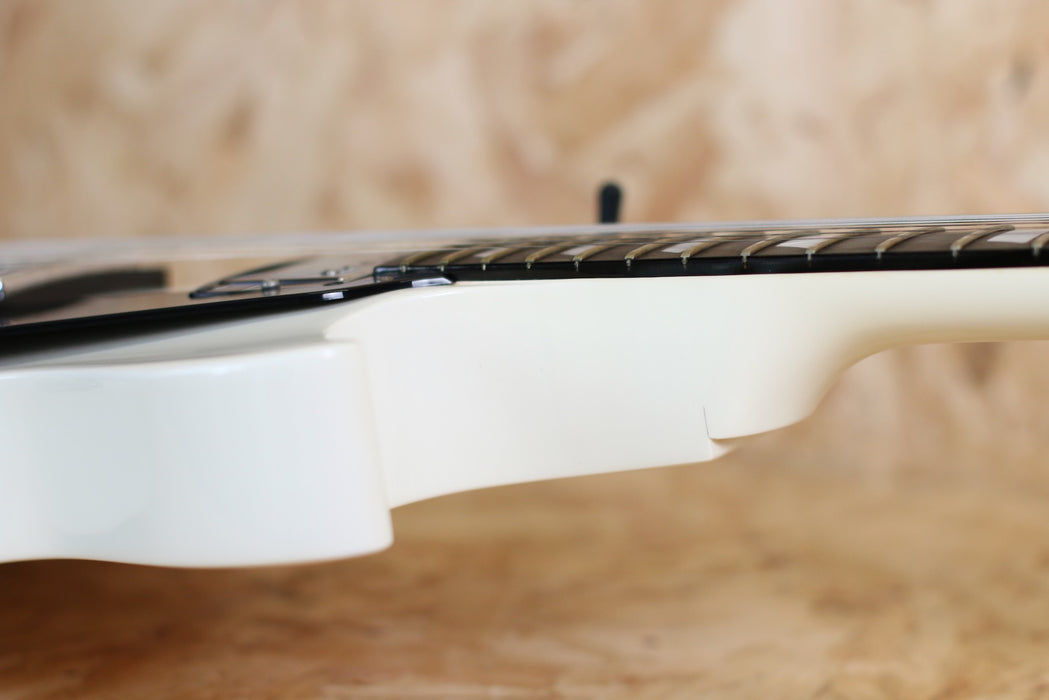 2011 Gibson Les Paul Studio in Alpine White w/Gibson Case - Pre-owned