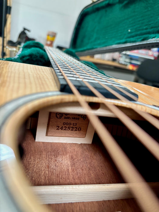 2020 Martin 000-13 Road Series Electro Acoustic Cutaway w/ Martin Hardcase - Pre-owned