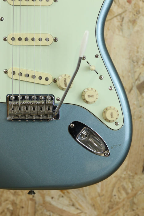 2022 Fender Vintera 60s Stratocaster in Ice Blue Metallic - Pre-owned